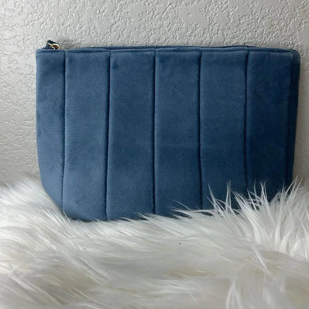 $5 🌙 Ulta Beauty Blue Velvet Plush Pillow Bag NEW‎